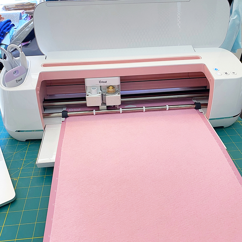 {Sewing} The Merry Goes Around with Cricut - The Dressed Aesthetic