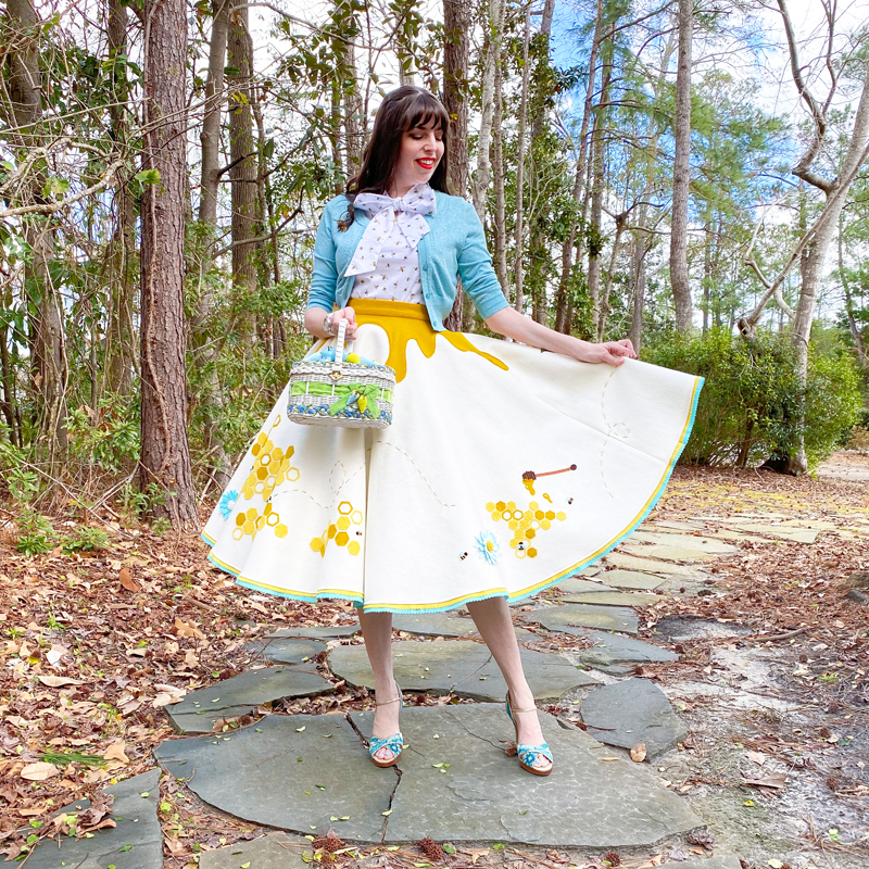 {Sewing} The Bees Knees - The Dressed Aesthetic